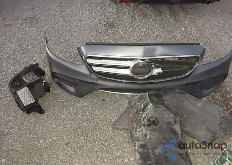 2019 Mercedes-Benz E 300 from USA, damaged, VIN WDDZF4JB4KA584158